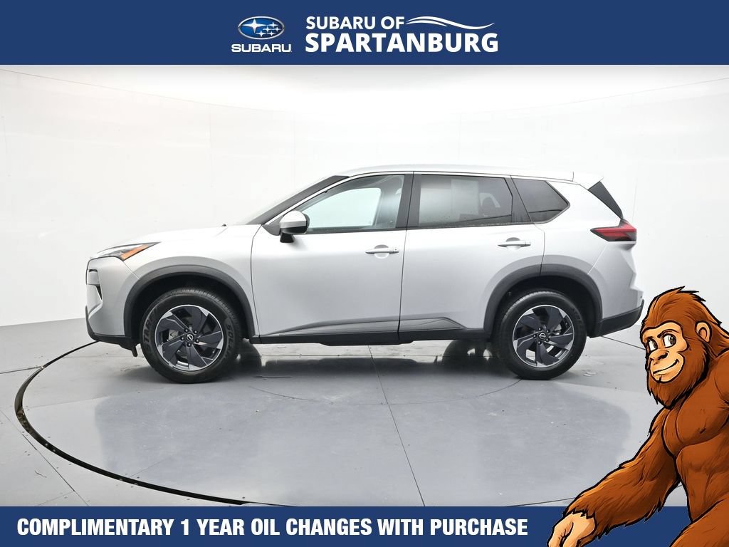 Used 2024 Nissan Rogue SV FWD image 4