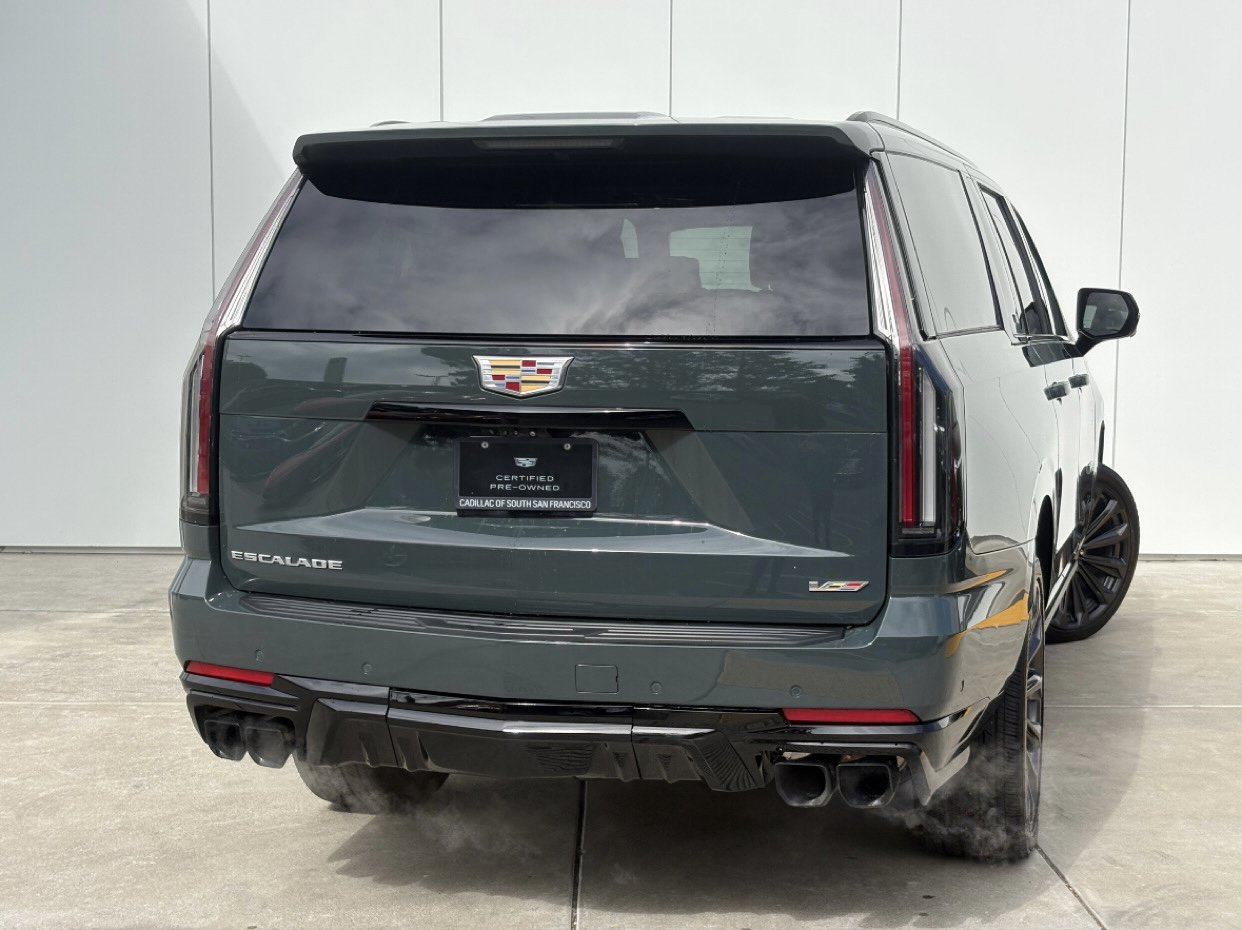 Used 2025 Cadillac Escalade ESV V AWD/4WD image 6