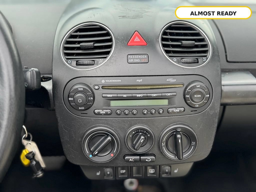 Used 2007 Volkswagen Beetle Triple White Edition FWD image 11