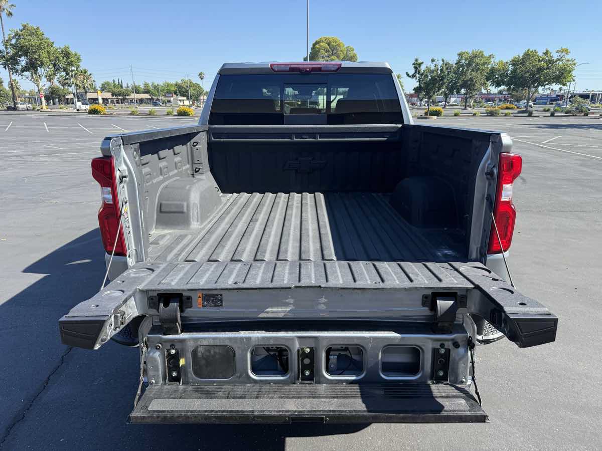 Used 2025 Chevrolet Silverado 1500 LTZ w/ LTZ Premium Package AWD/4WD image 11
