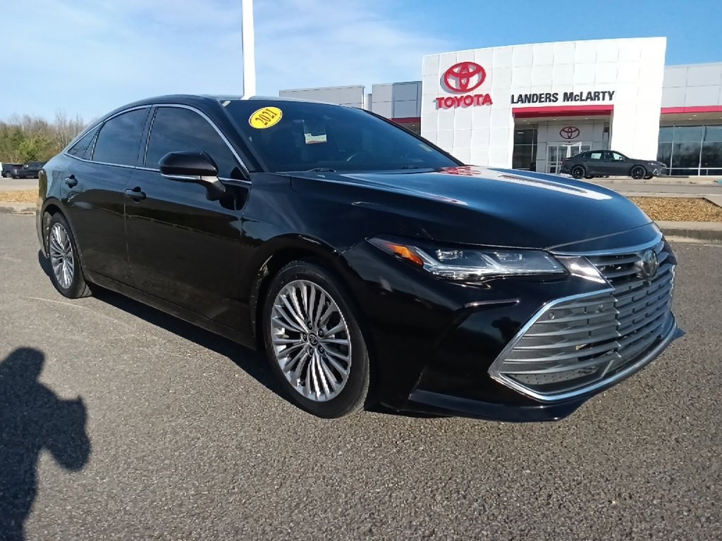 Used 2021 Toyota Avalon Limited image 1