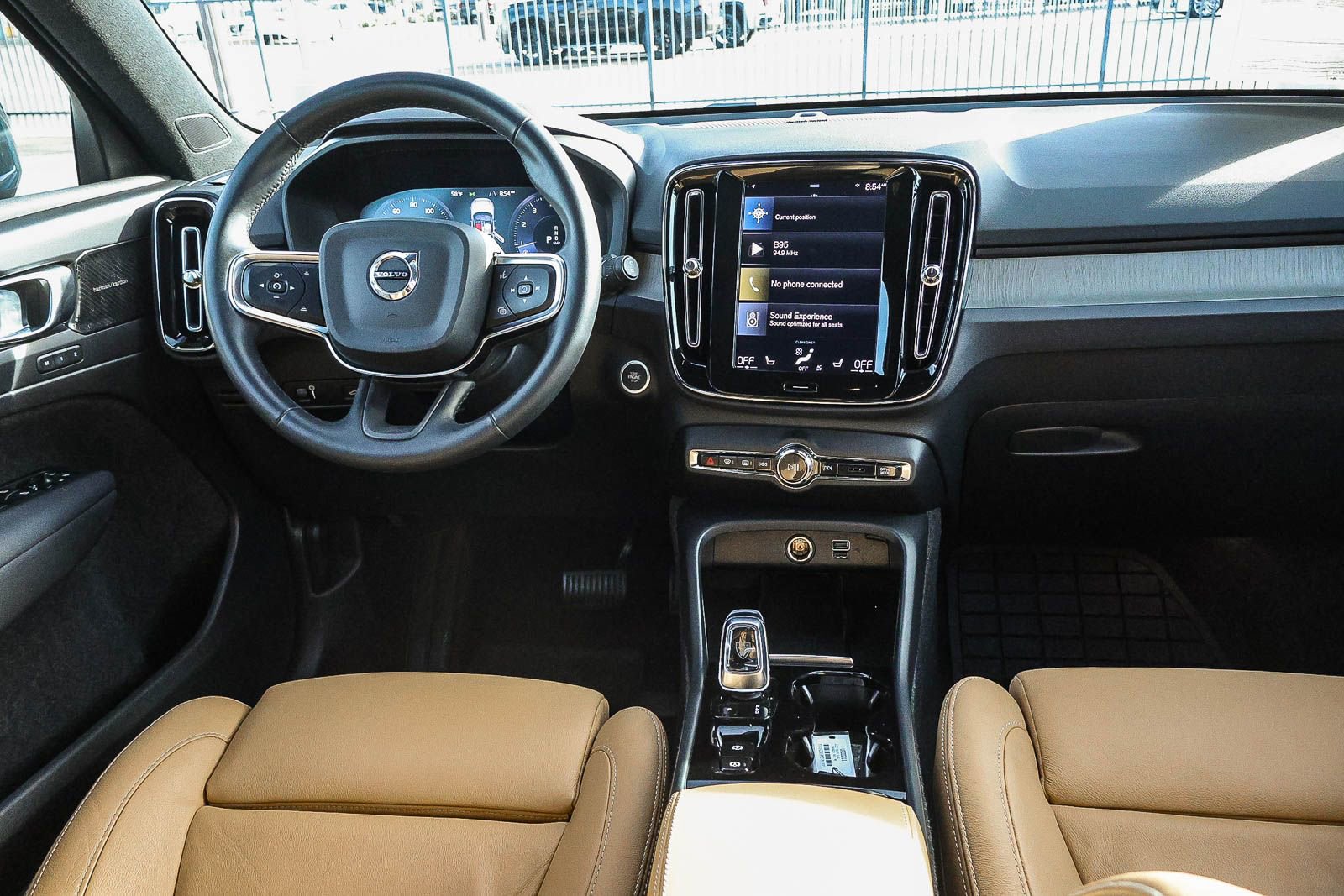 Used 2022 Volvo XC40 T5 Inscription w/ Advanced Package image 24