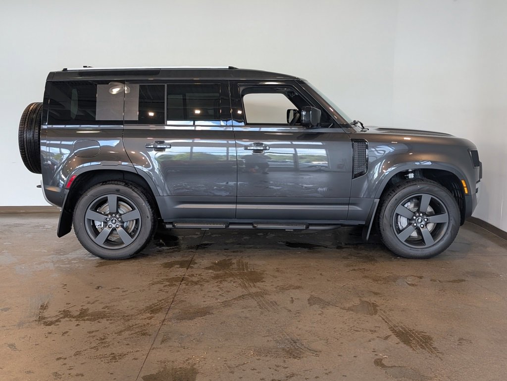 New 2025 Land Rover Defender 110 S image 6
