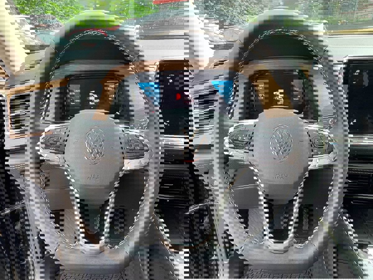 Used 2024 Volkswagen Atlas SE image 11