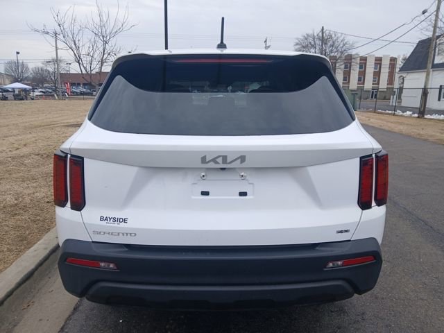 Certified 2023 Kia Sorento LX image 12