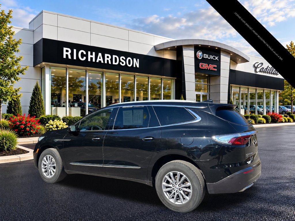 Used 2023 Buick Enclave Essence AWD/4WD image 3