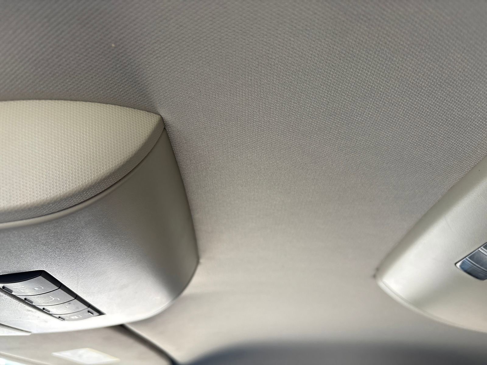 Used 2016 Chrysler Town & Country Touring FWD image 21