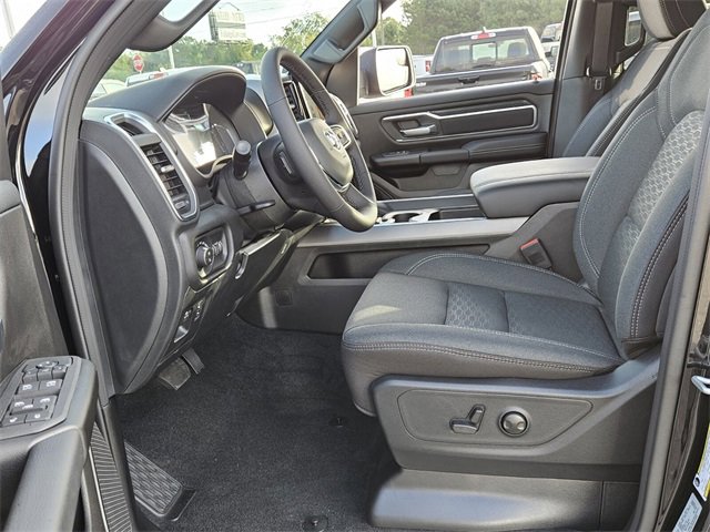 New 2026 RAM 1500 4x4 Crew Cab image 5
