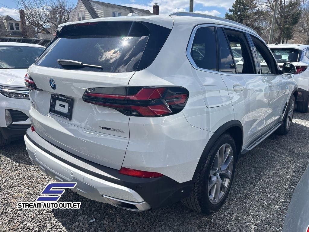 Used 2025 BMW X5 xDrive50e AWD/4WD image 9