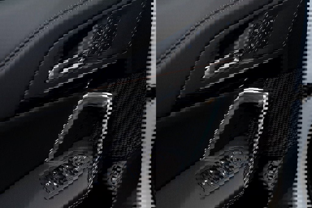 Used 2025 BMW X1 xDrive28i w/ Convenience Package image 13