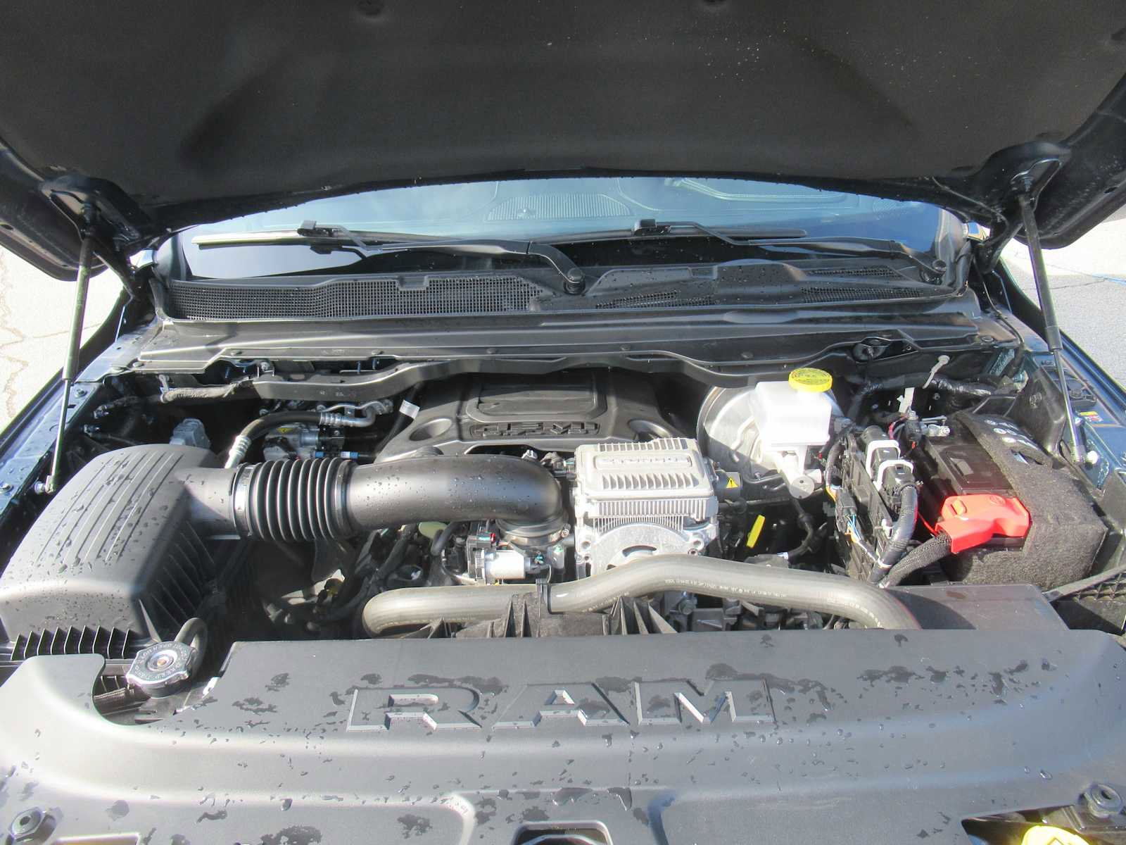 Used 2024 RAM 1500 Limited w/ Body Color Bumper Group image 10