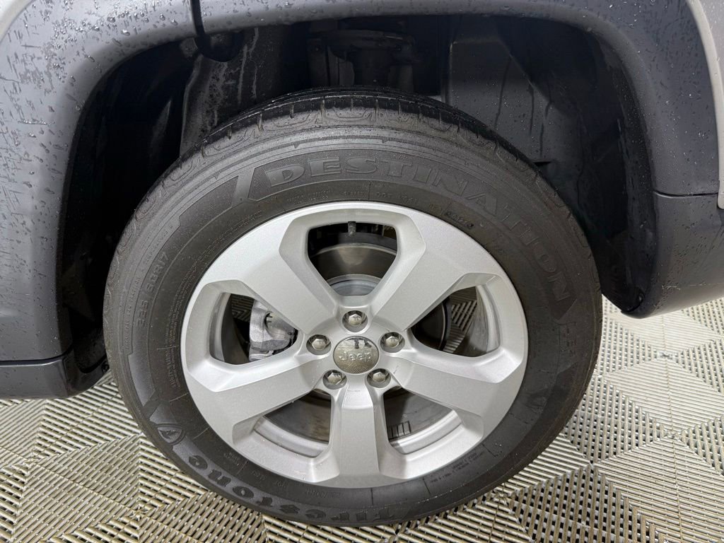Used 2021 Jeep Compass Latitude FWD image 10