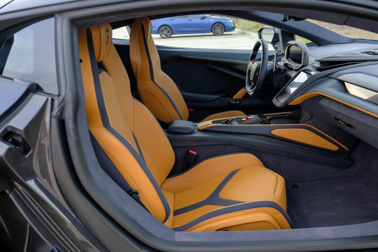 Used 2025 Lamborghini Revuelto image 39