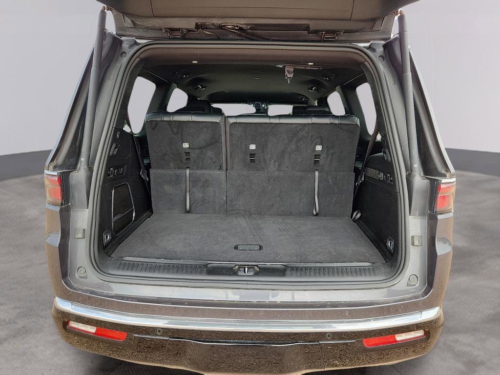 Used 2024 Jeep Wagoneer Series II w/ Flexible Seating Group image 9