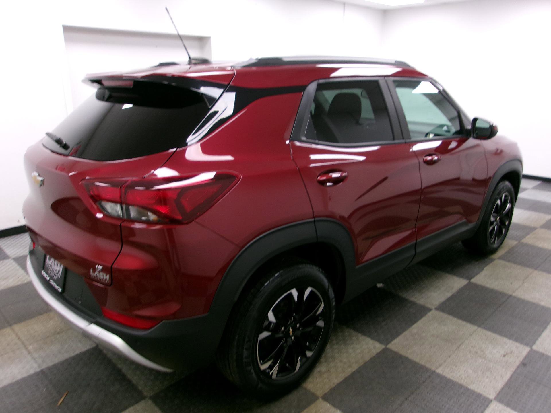 Used 2023 Chevrolet TrailBlazer LT w/ Convenience Package image 2