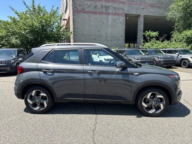 Used 2023 Hyundai Venue SEL FWD image 15