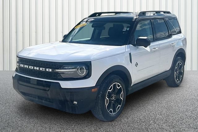 Used 2025 Ford Bronco Sport Outer Banks w/ Outer Banks Tech Package+ AWD/4WD image 2