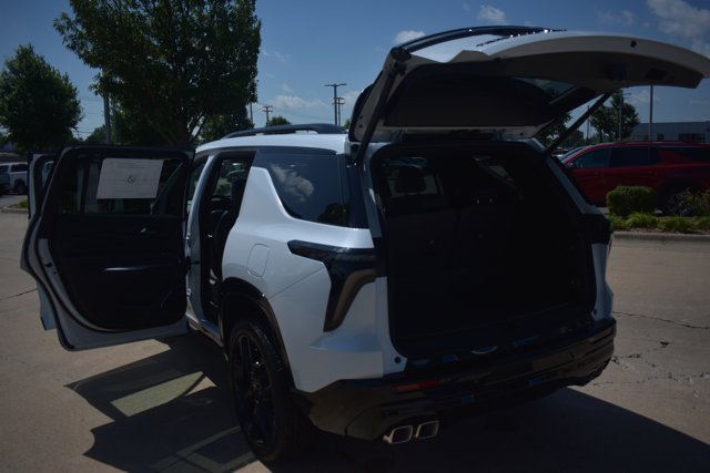 New 2026 Chevrolet Traverse RS w/ LPO, Floor Liner Package AWD/4WD image 18