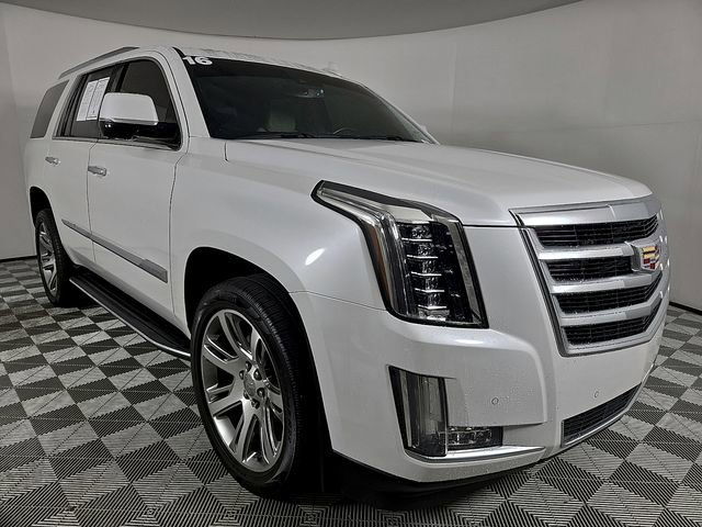 Used 2016 Cadillac Escalade Luxury image 4
