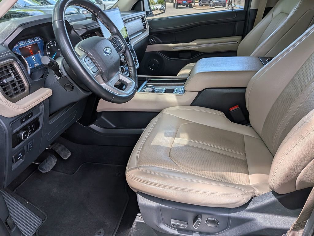 Used 2024 Ford Expedition Limited RWD image 15