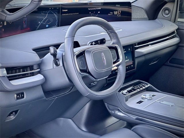 New 2025 Lincoln Navigator Reserve image 19