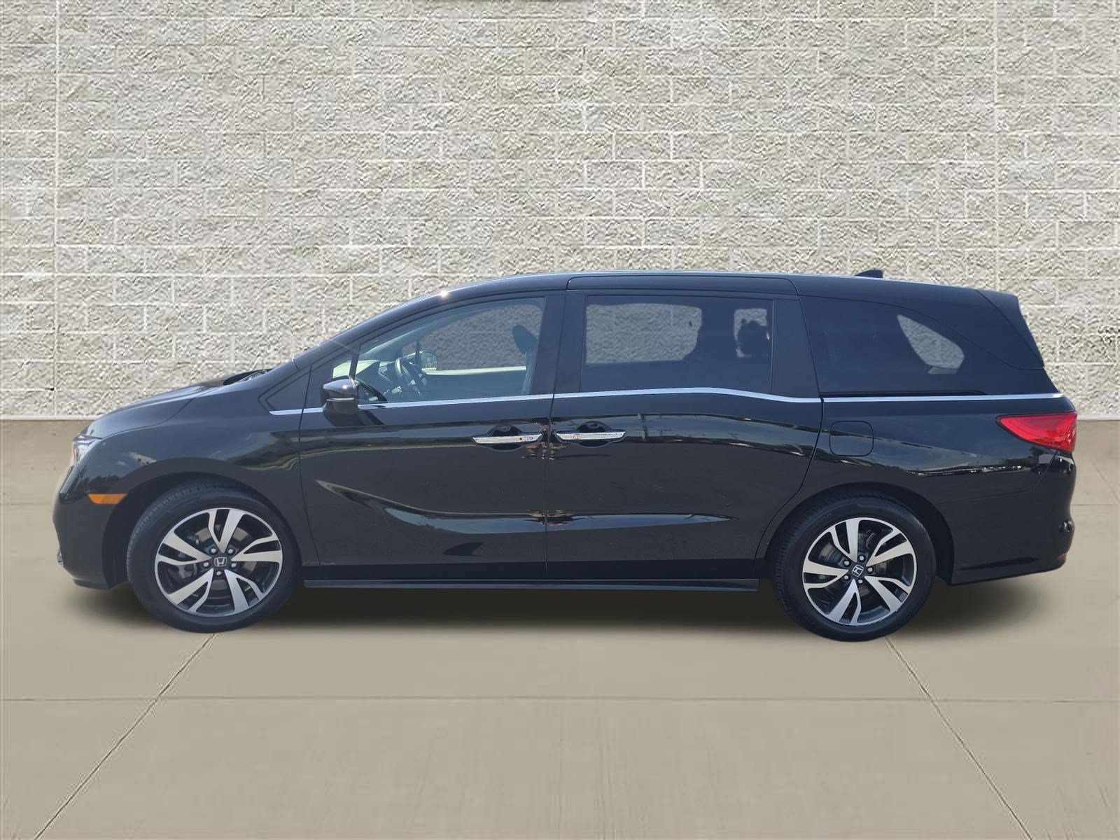 Used 2024 Honda Odyssey Touring image 4