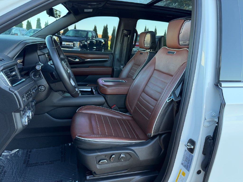 Used 2024 GMC Yukon Denali Ultimate AWD/4WD image 11