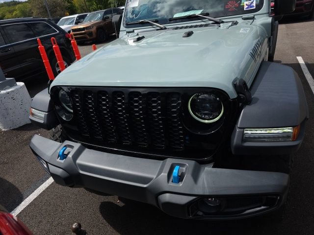 Used 2023 Jeep Wrangler Unlimited w/ Cold Weather Group AWD/4WD image 2