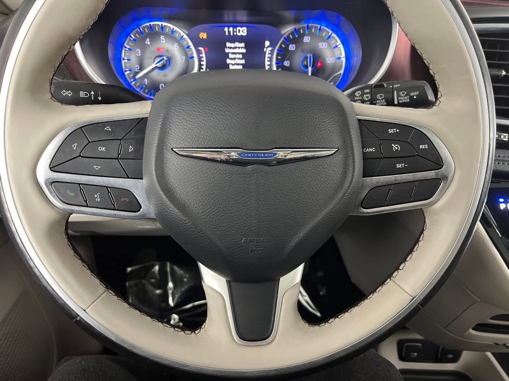 Used 2020 Chrysler Pacifica Limited image 22