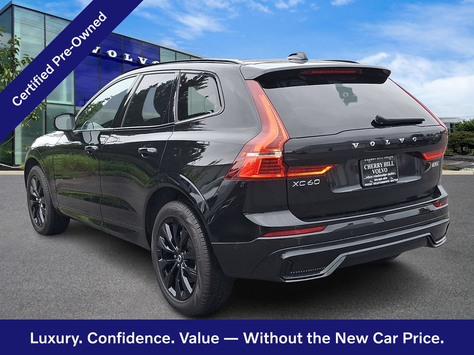 Certified 2025 Volvo XC60 B5 Plus AWD/4WD image 5