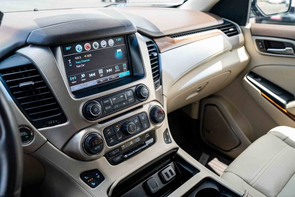 Certified 2019 GMC Yukon Denali w/ Open Road Package AWD/4WD image 18