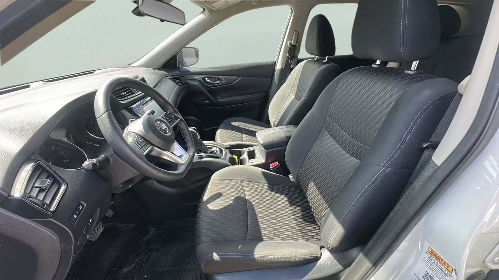 Used 2019 Nissan Rogue SV w/ Premium Package AWD/4WD image 16