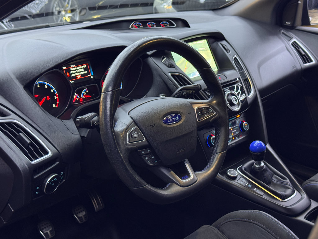 Used 2017 Ford Focus RS AWD/4WD image 17