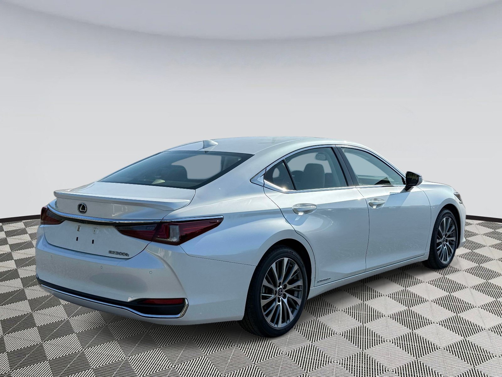 Used 2019 Lexus ES 300h w/ Premium Package FWD image 2