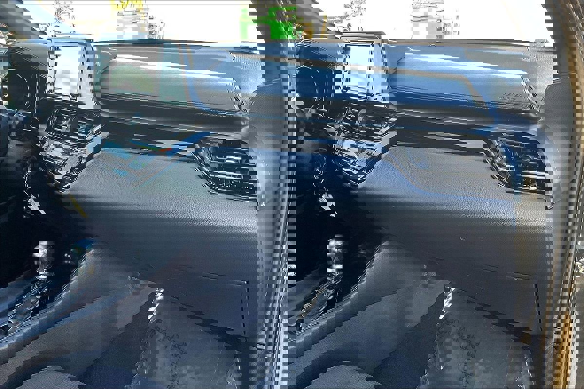 Used 2018 Toyota C-HR XLE image 28