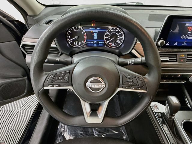 Used 2023 Nissan Altima 2.5 SV FWD image 11