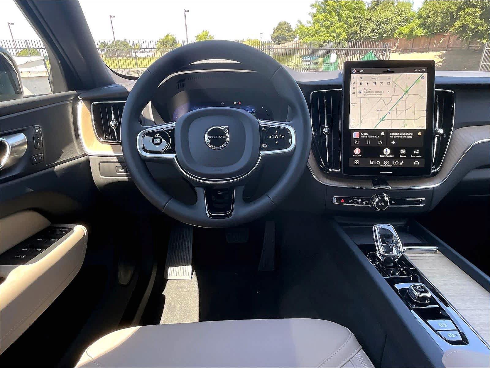 New 2026 Volvo XC60 T8 Plus w/ Climate Package PRO AWD/4WD image 15