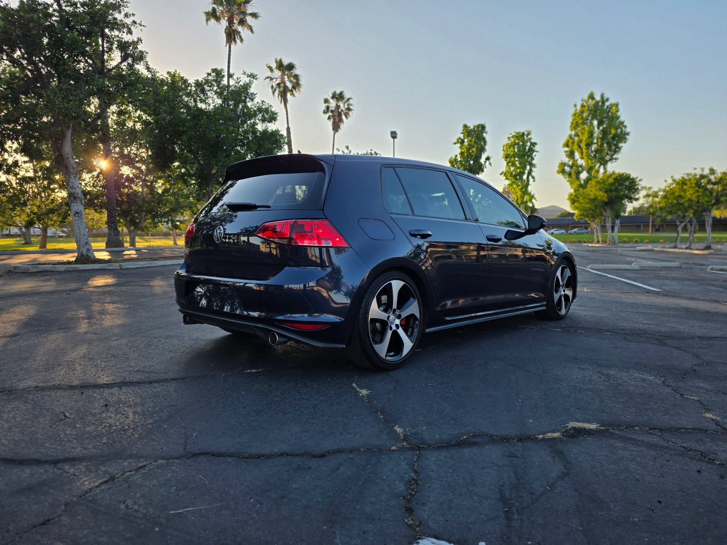 Used 2017 Volkswagen GTI Sport FWD image 4