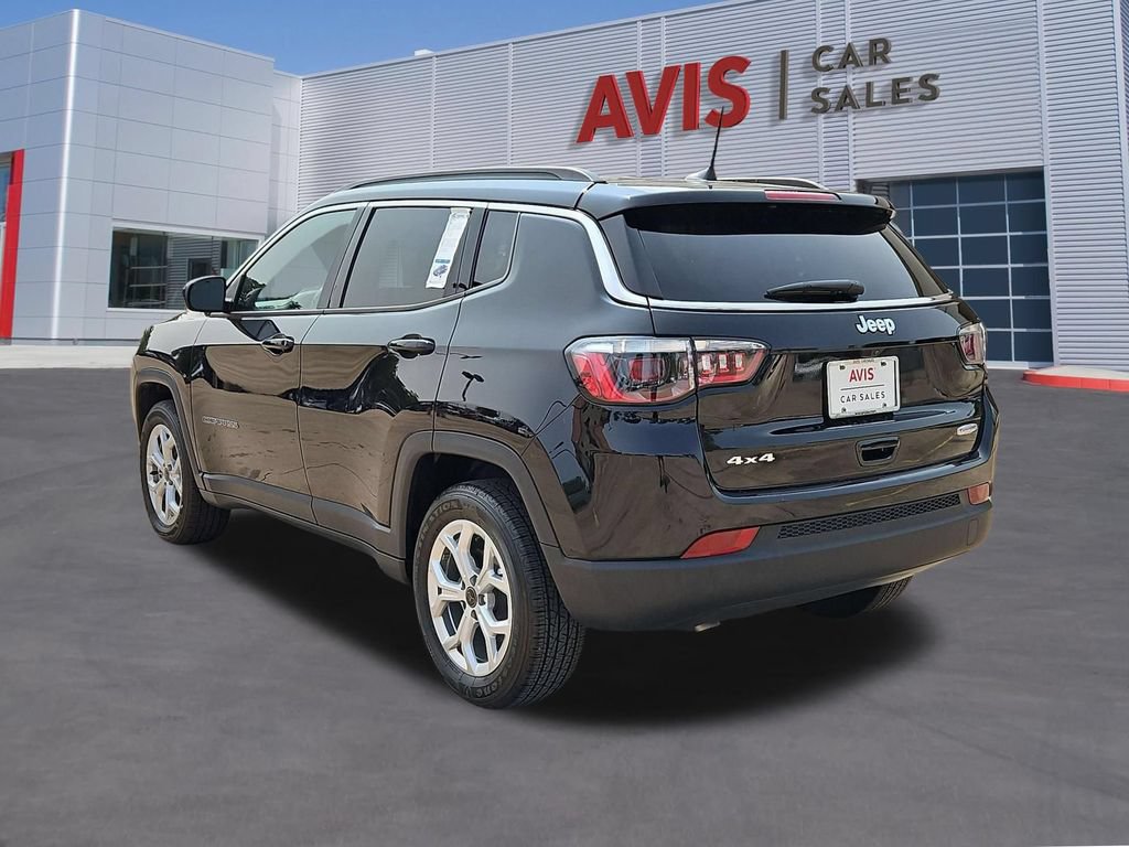 Used 2025 Jeep Compass Latitude AWD/4WD image 9