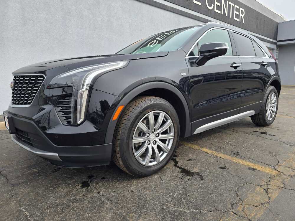 Used 2023 Cadillac XT4 Premium Luxury image 4