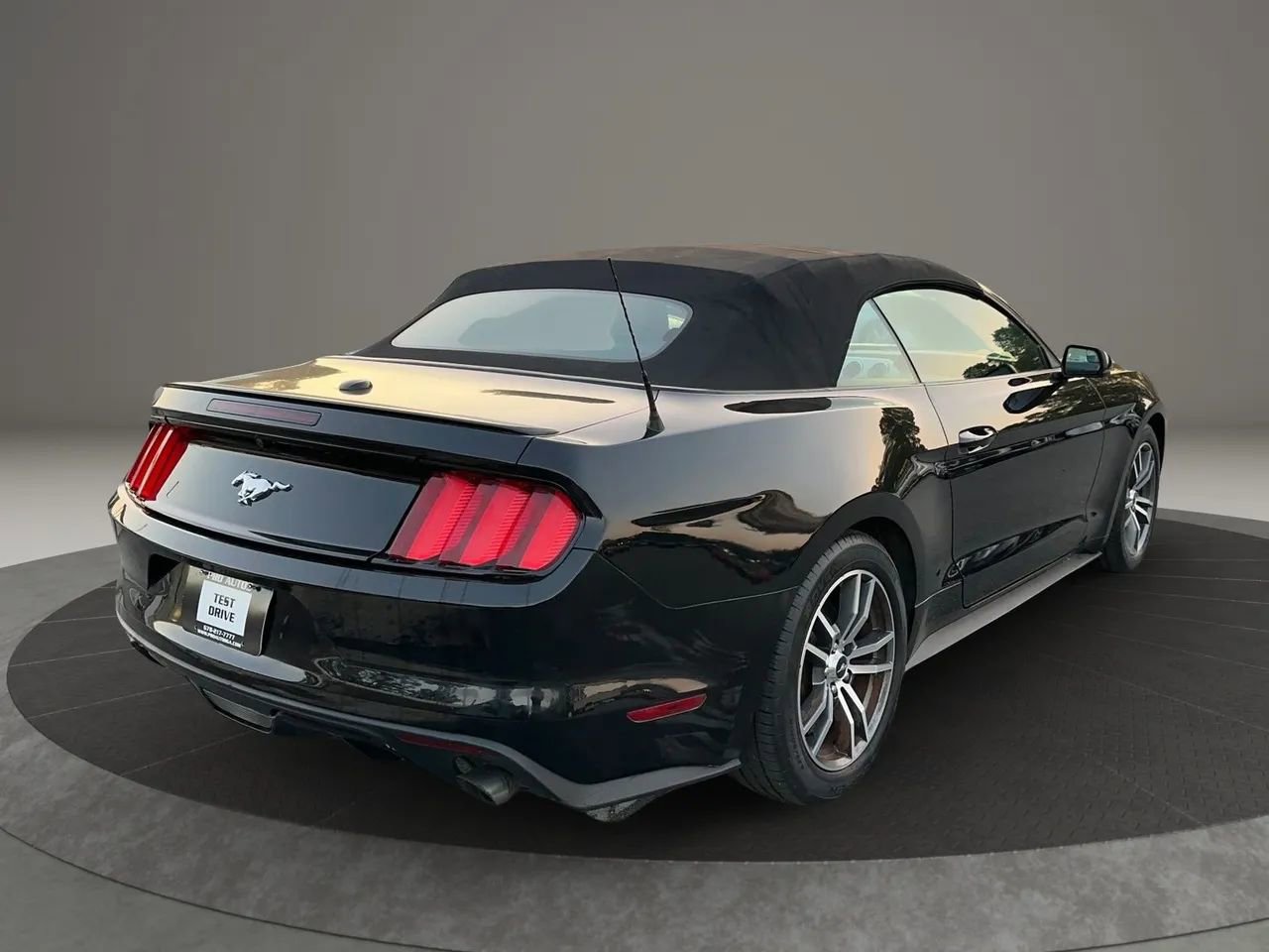 Used 2015 Ford Mustang Premium RWD image 7