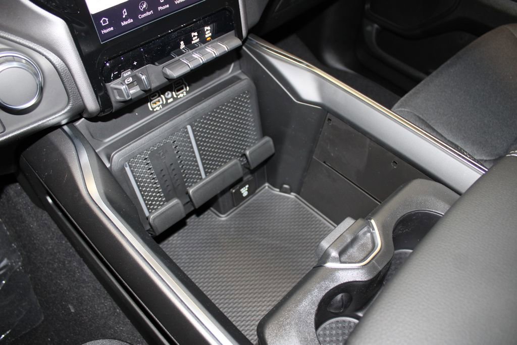 New 2026 RAM 1500 4x4 Crew Cab image 23