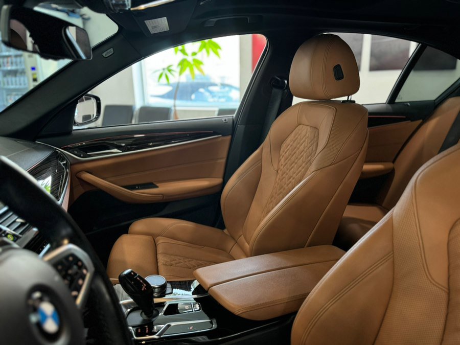 Used 2023 BMW 530i w/ M Sport Package RWD image 15
