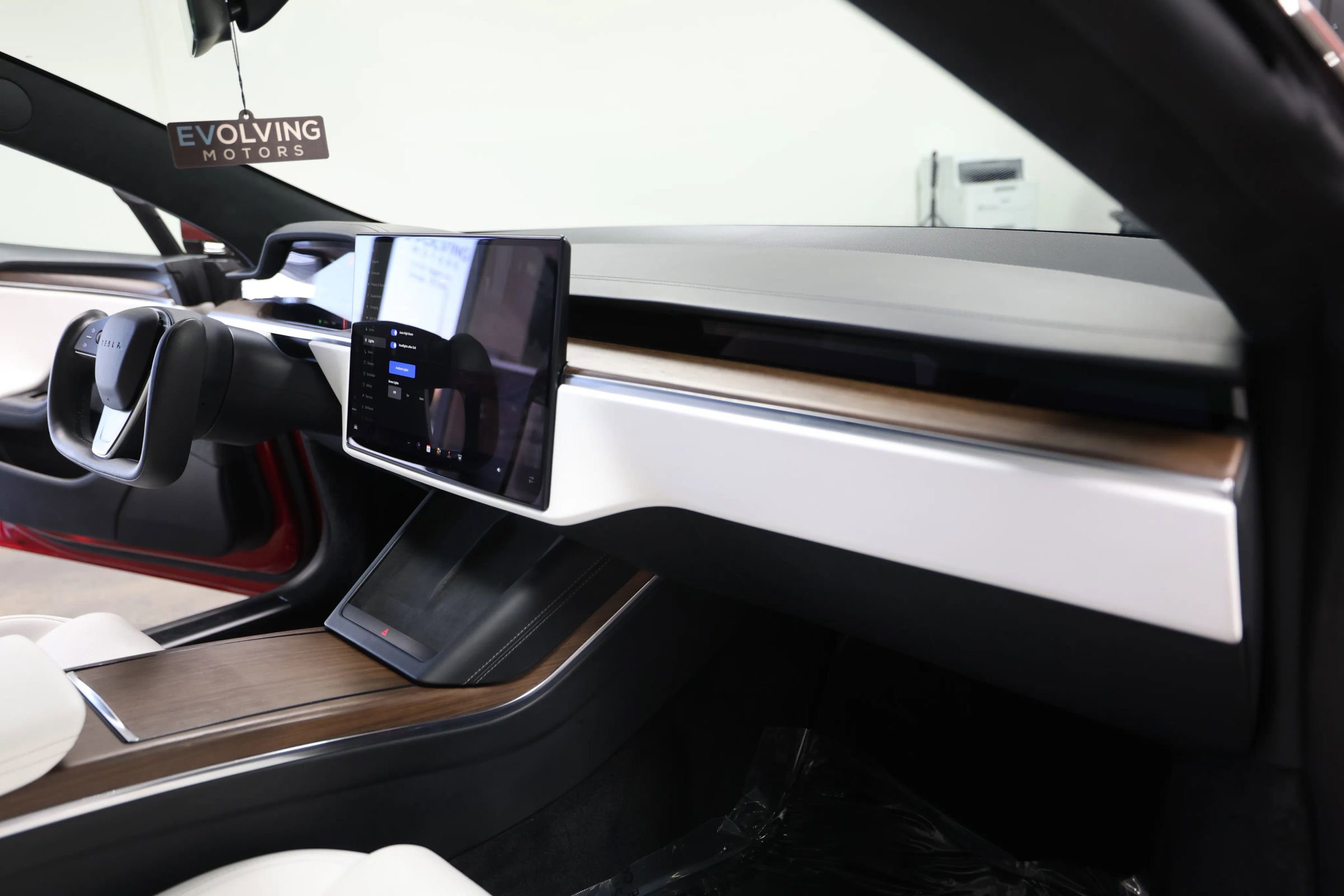 Used 2022 Tesla Model S Standard Range AWD/4WD image 38