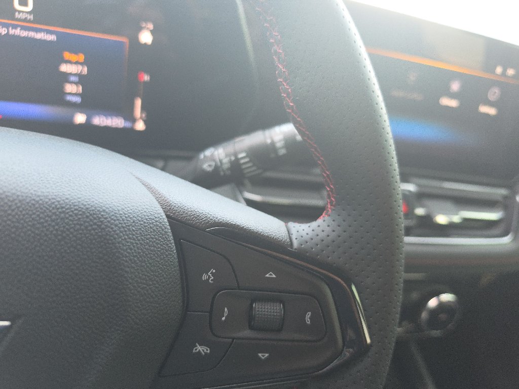 Used 2024 Chevrolet TrailBlazer RS w/ Convenience Package FWD image 32