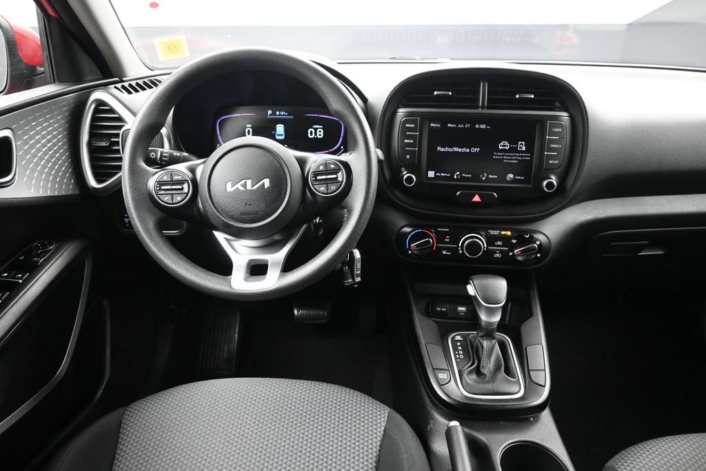 Certified 2023 Kia Soul LX w/ LX Technology Package FWD image 19