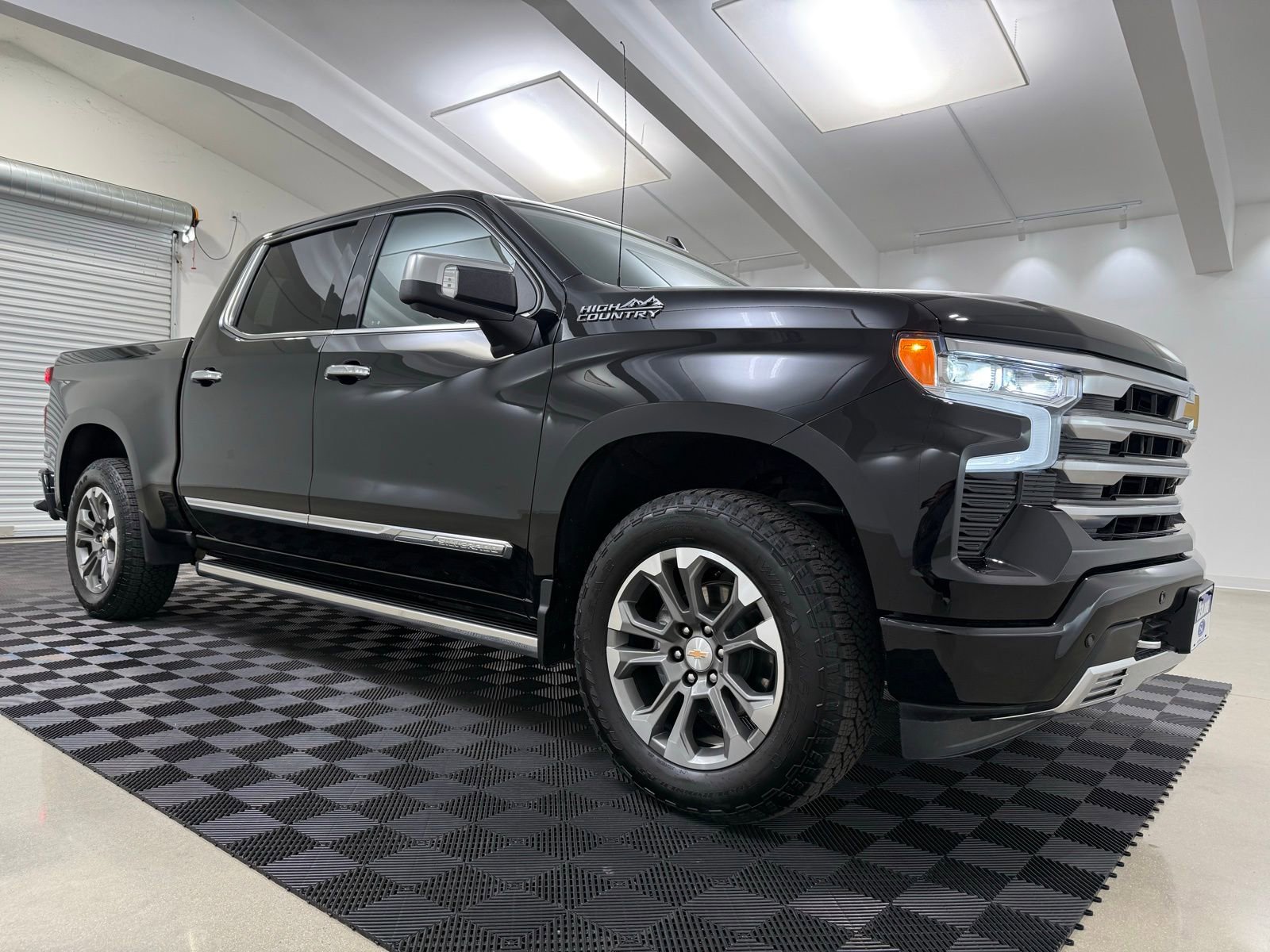 Used 2025 Chevrolet Silverado 1500 High Country w/ Technology Package