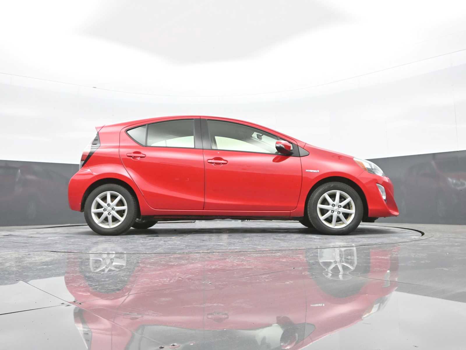 Used 2015 Toyota Prius C Three image 37