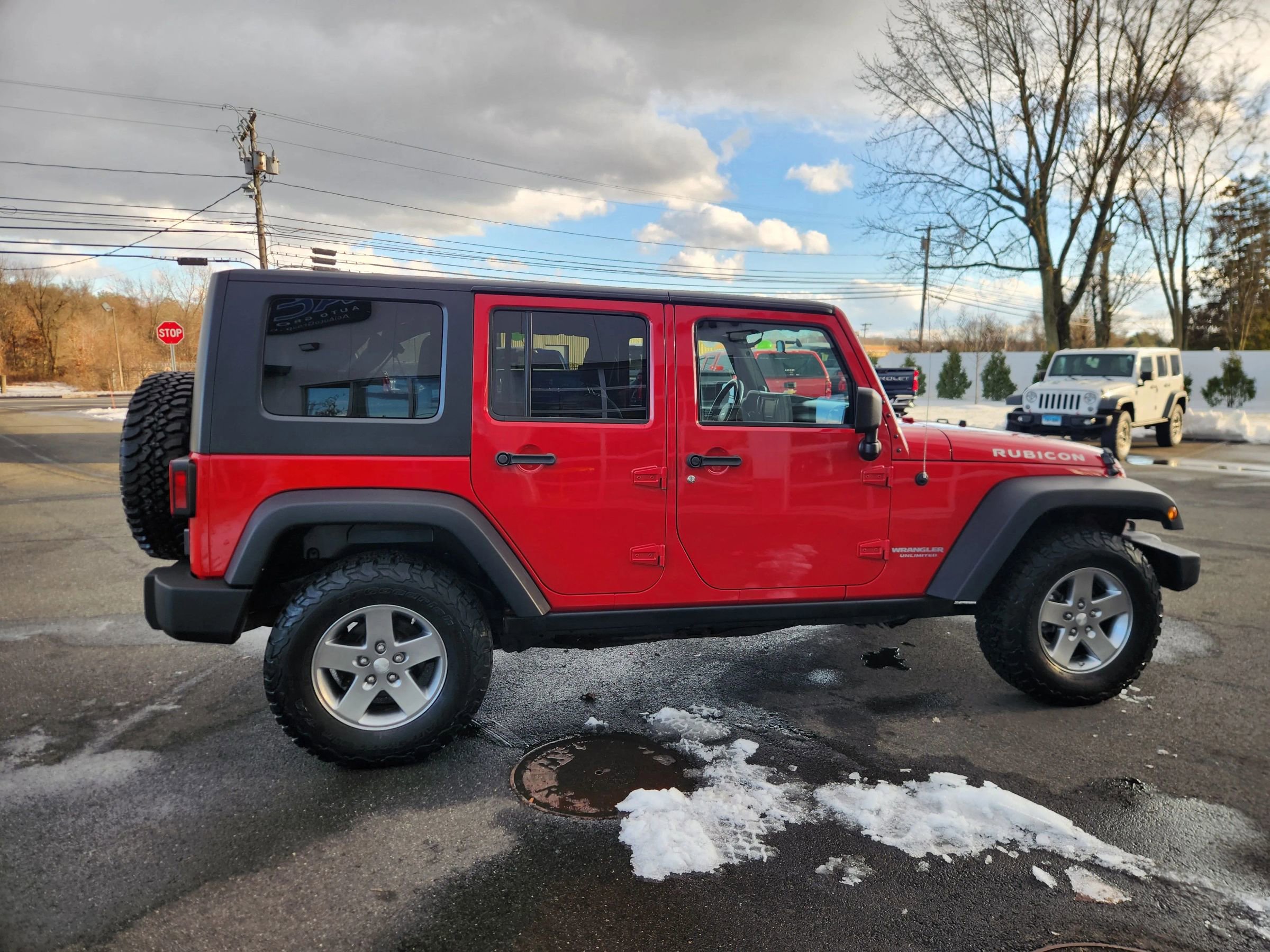 Used 2010 Jeep Wrangler Unlimited Rubicon w/ Trailer Tow Group image 16