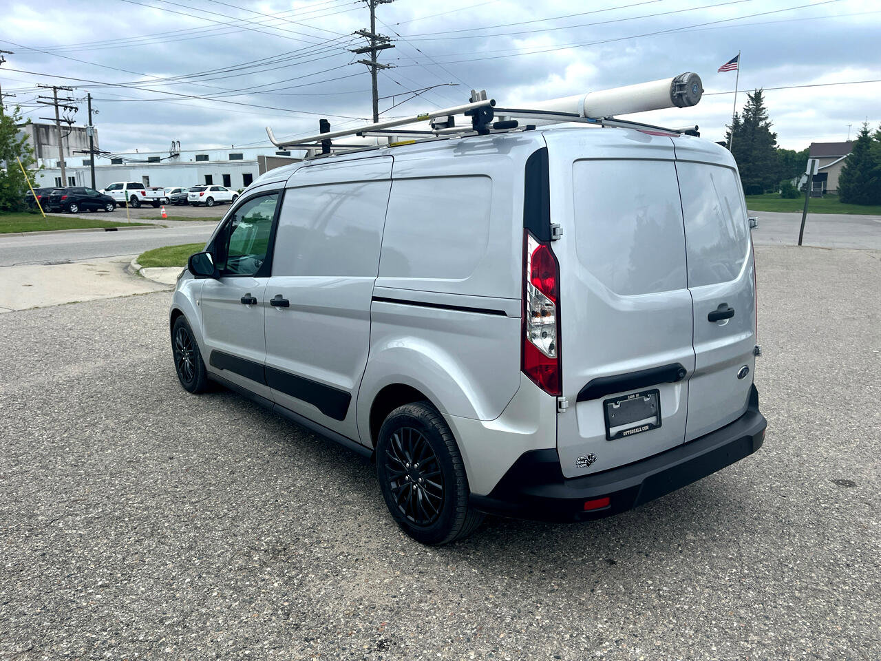 Used 2021 Ford Transit Connect XLT image 3